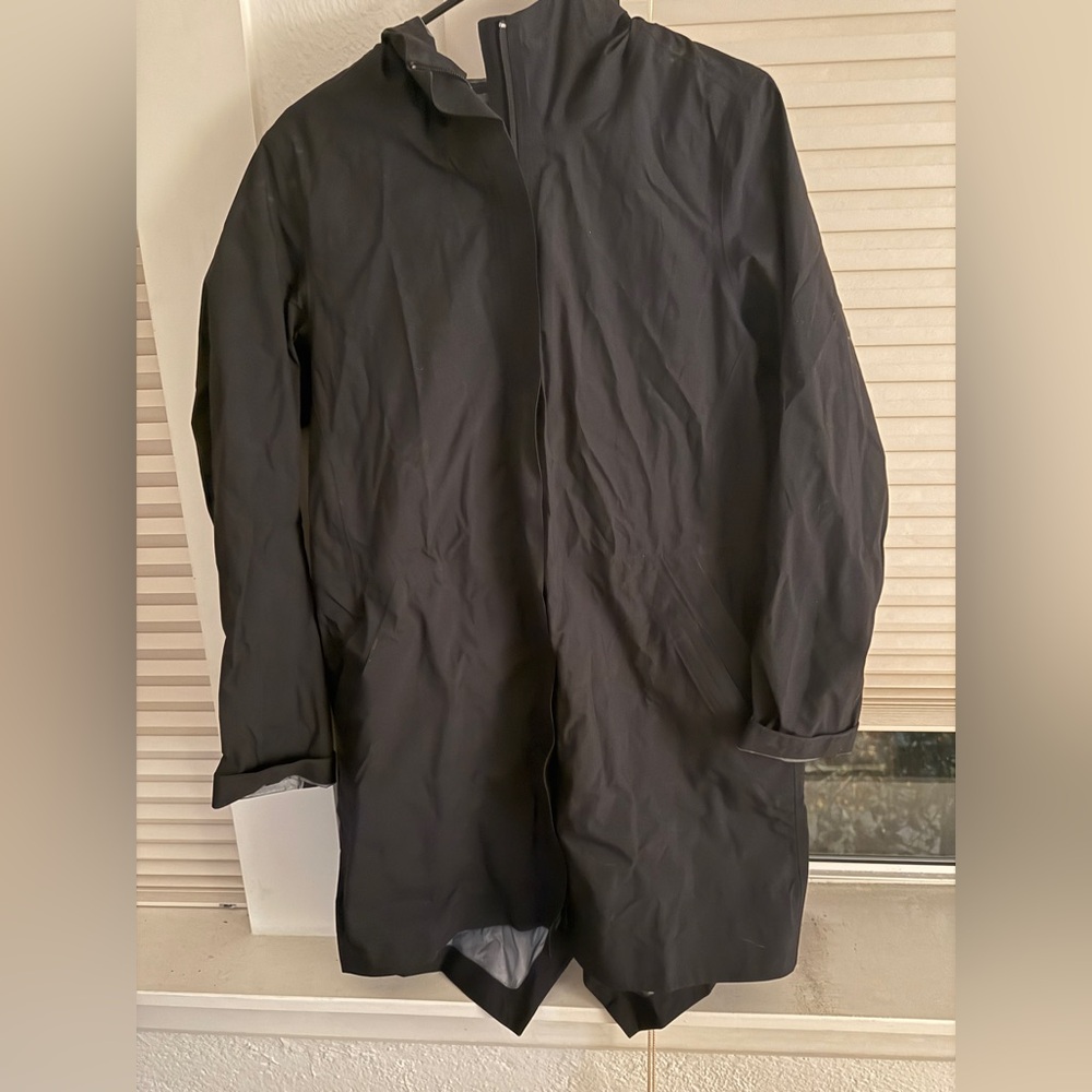 Women’s Lulu lemons Black Rain Jacket